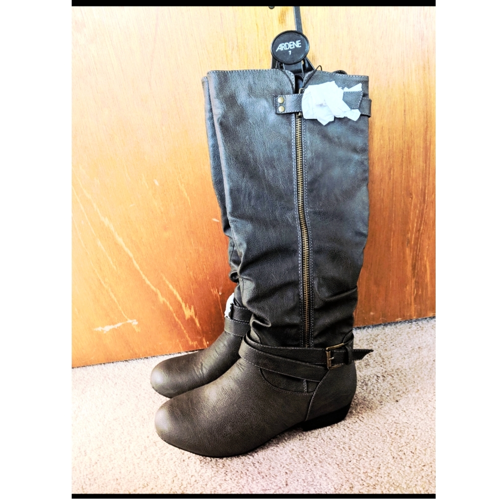✨2 for $25✨ Brown leather boots wide calf